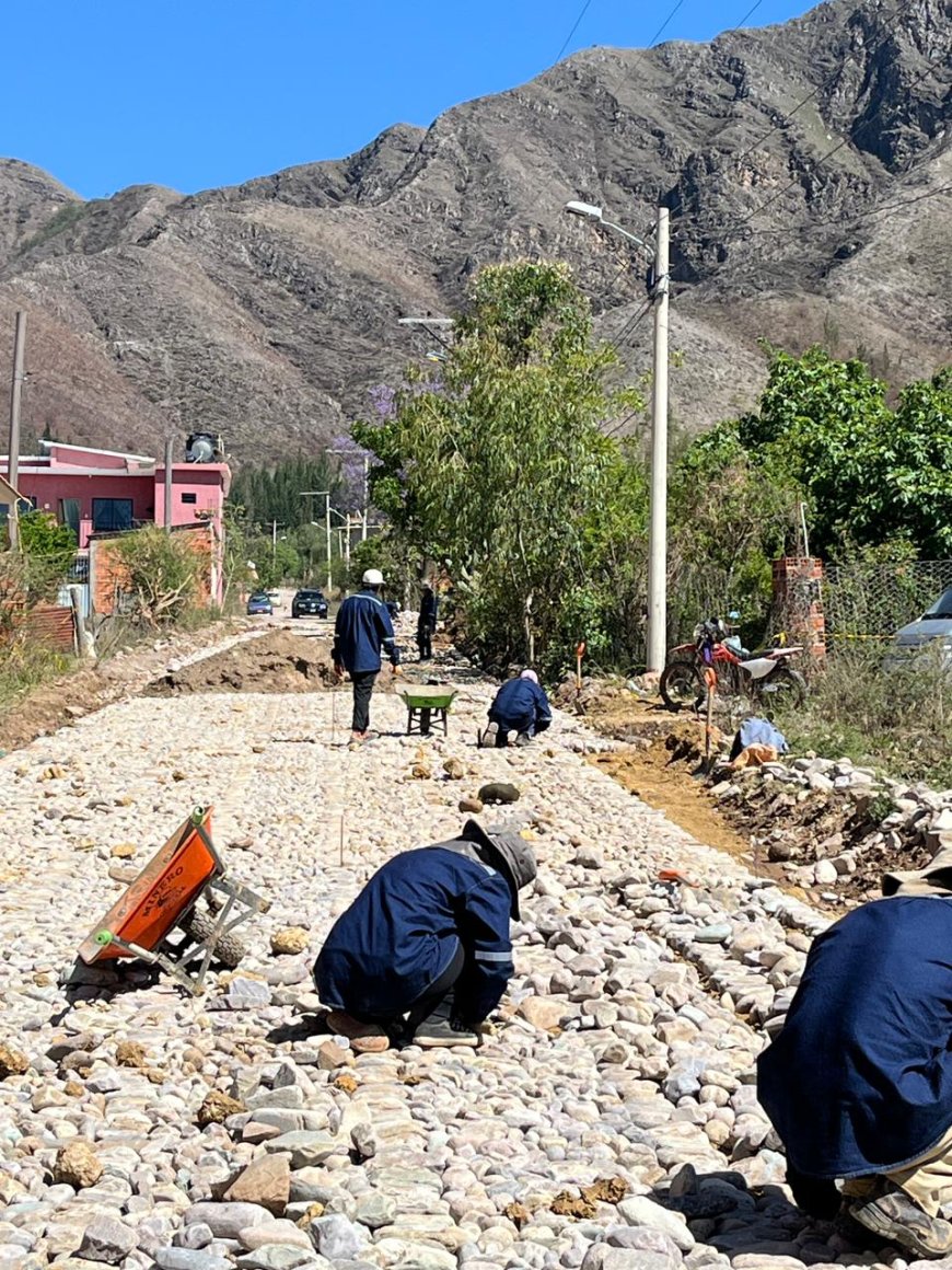 Alcaldía de Tarija avanza con el proyecto de empedrado de calles en beneficio de 4,986 familias  del distrito 13