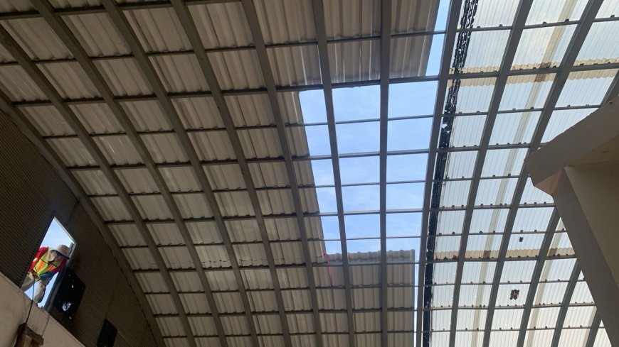 Alcaldía de Tarija concluye con la primera fase de cambio del techo del Mercado Central