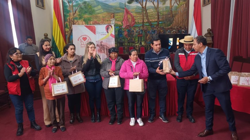 Alcaldía de Tarija entregó 60 pelucas a pacientes con cáncer