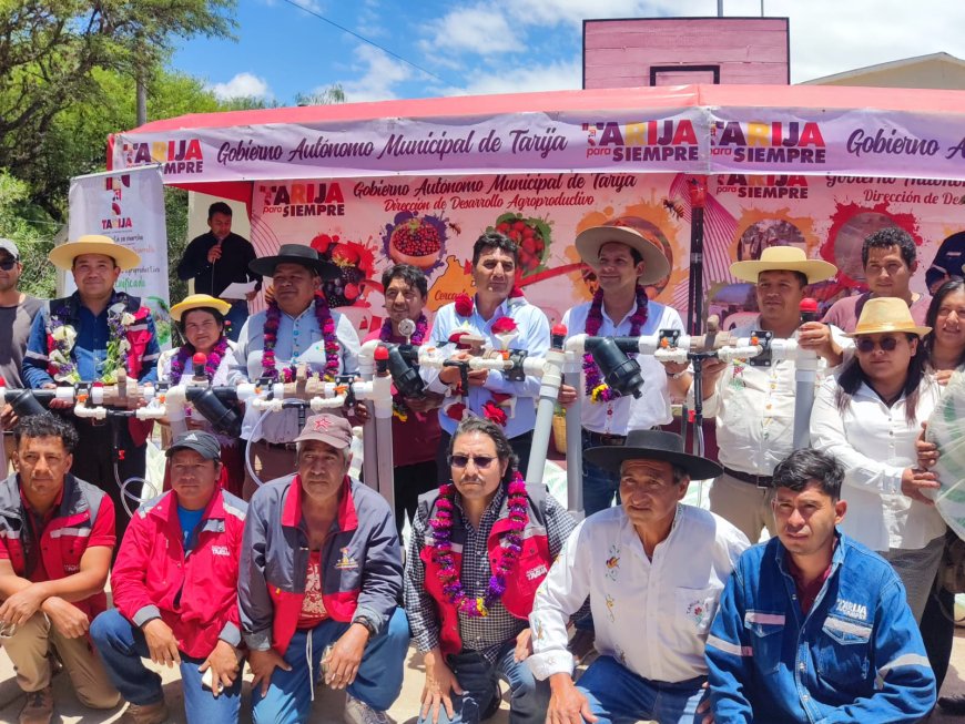 Alcalde de Tarija entrega materiales para la implementación de sistemas de riego en las subcentrales de Lazareto y Tolomosa