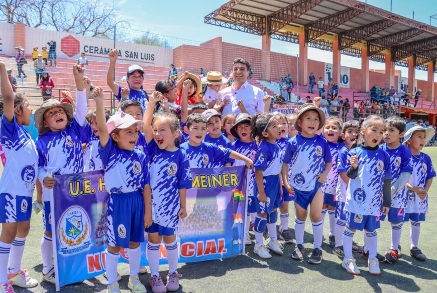 Alcalde Torres dio inicio de la III versión del Campeonato de fútbol Kids 2025