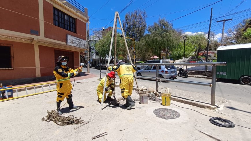 Alcaldía realiza limpieza del embovedado de la “Víbora Negra”