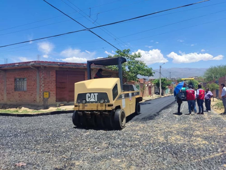 Alcaldía de Tarija avanza a paso firme con el plan de asfaltado