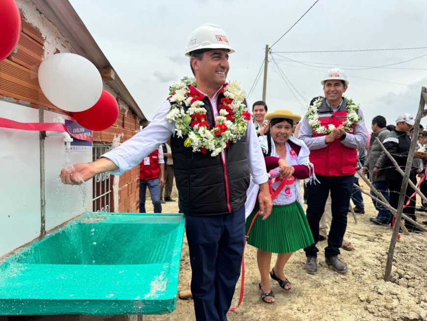 Alcaldía de Tarija inaugura sistema de agua potable en beneficio de a 1.905 vecinos de los barrios 6 de Abril y Monte Rey