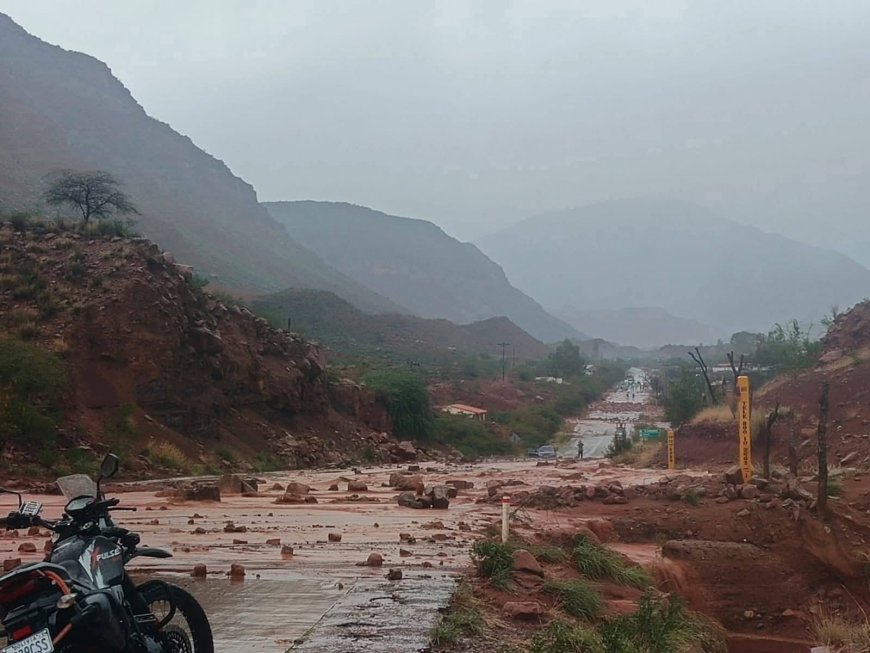 Las lluvias torrenciales causan deslizamientos y bloquean la carretera Camargo - Tarija