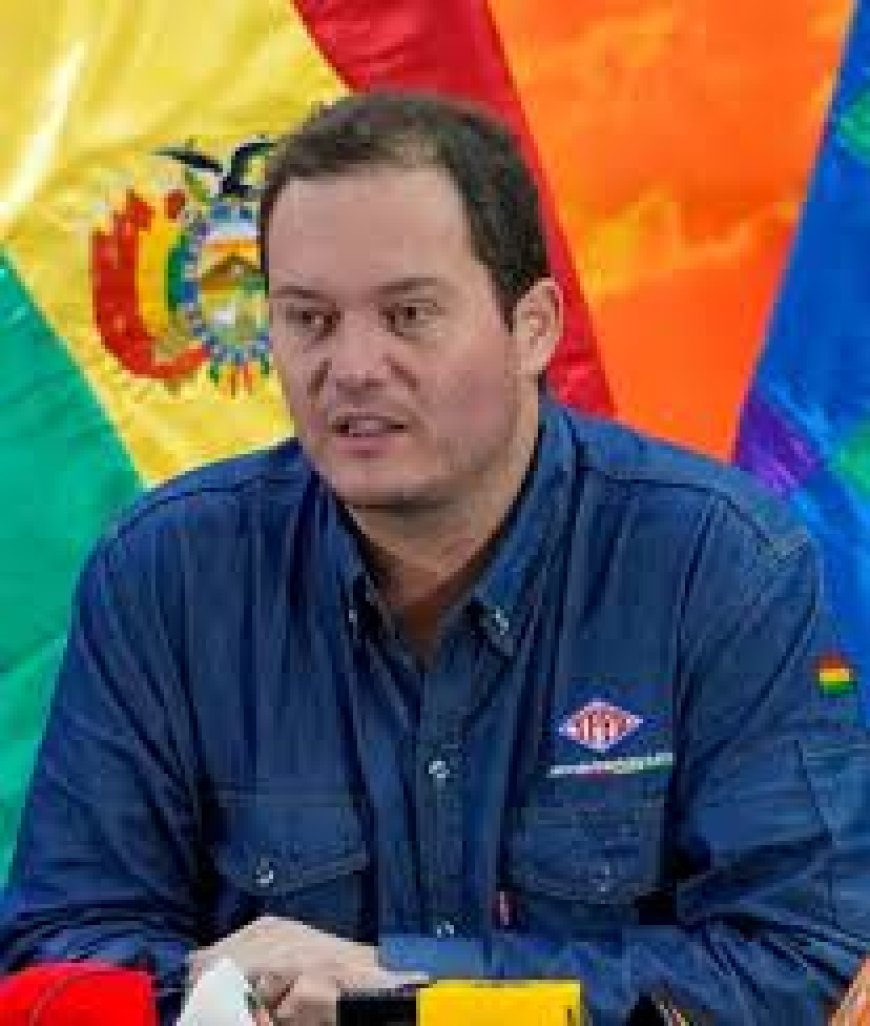 El Gobierno afirma que el expresidente de la estatal petrolera YPFB huyó a Brasil