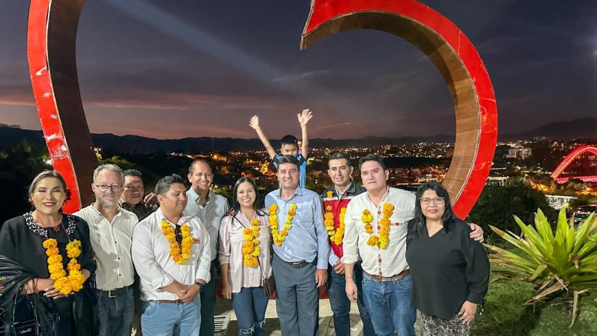 Alcalde de Tarija inaugura la pintoresca Plaza-Mirador  Luis de Fuentes