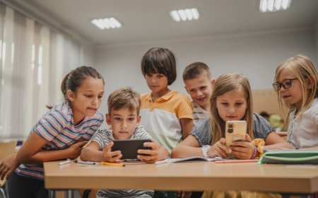 Se prohíbe celulares en colegios desde 2026 informa el Ministerio de Educación