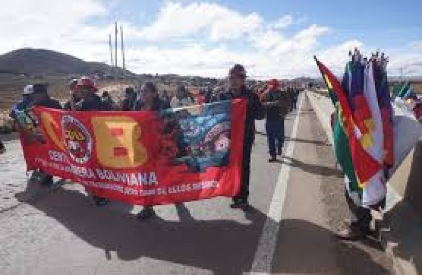 La Central Obrera Boliviana inició bloqueo de caminos en rechazo al decreto