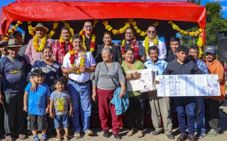 Alcalde de Tarija entrega tres nuevas planimetrías