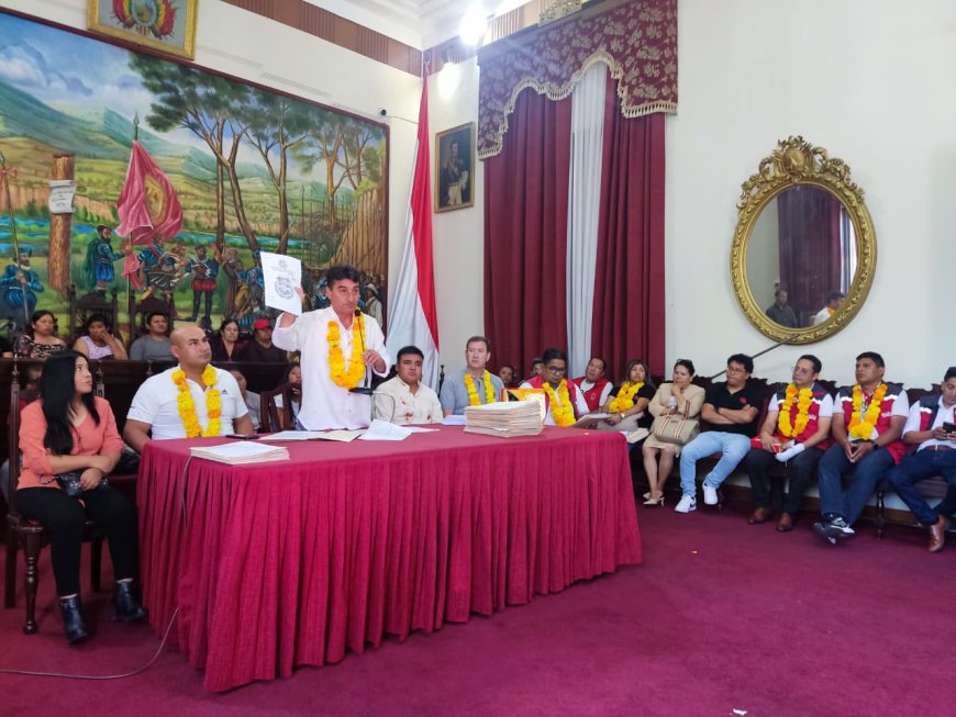 Alcalde de Tarija entrega dos nuevas planimetrías para los barrios “Niño Salvador” y  “La Violetas”