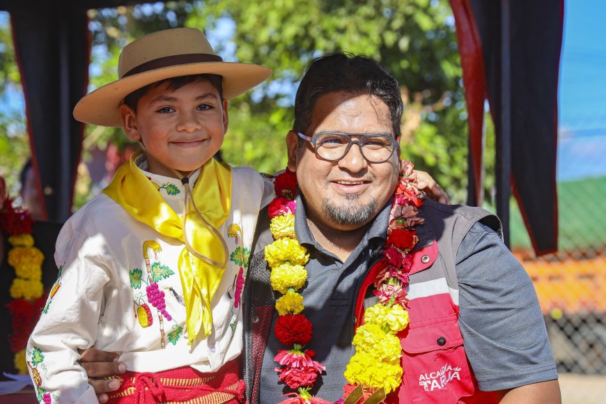 Alcalde de Tarija entrega tres nuevas planimetrías