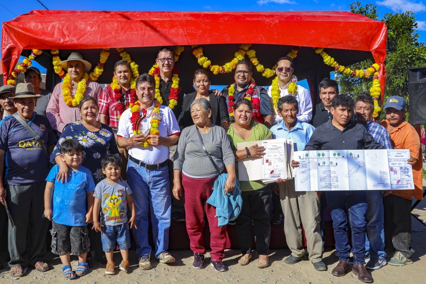 Alcalde de Tarija entrega tres nuevas planimetrías