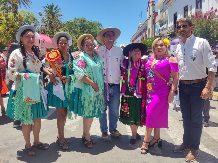 Alcalde de Tarija anima la fiesta de comadres