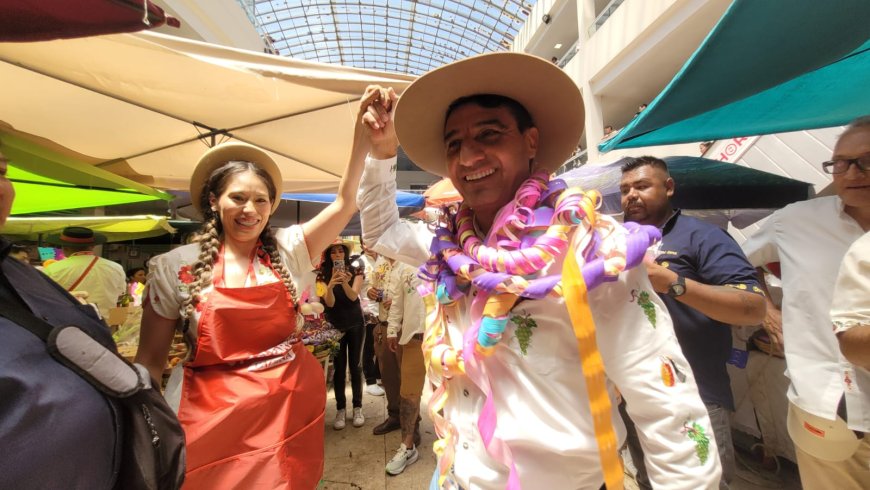 Alcalde de Tarija anima la fiesta de comadres