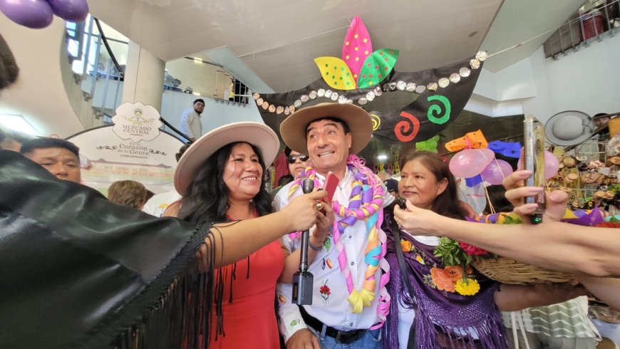 Alcalde de Tarija anima la fiesta de comadres
