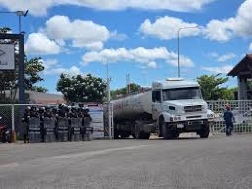 El Vicepresidente Edmand Lara cuestionó la militarización de plantas de YPFB