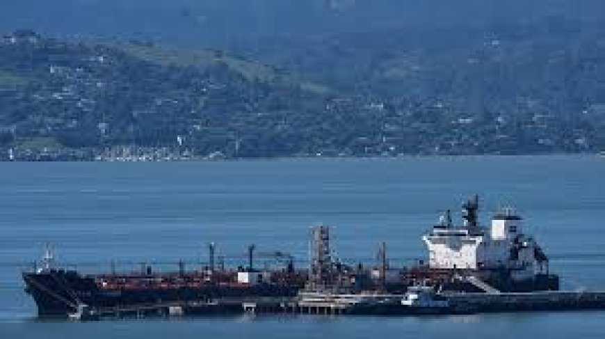 El cierre del estrecho de Ormuz dispara el precio del petróleo